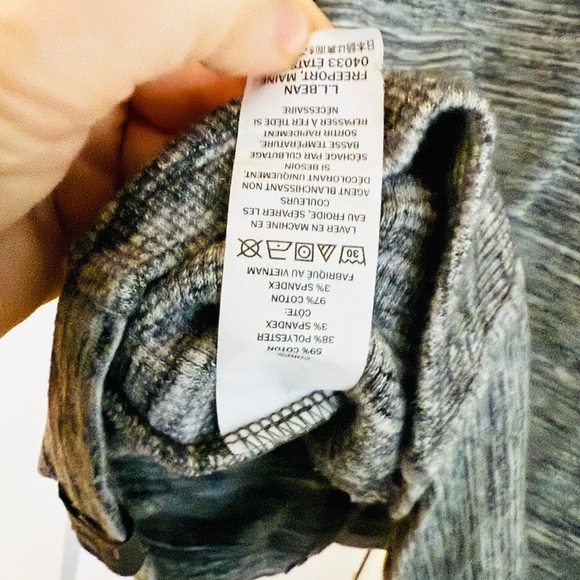 L.L. Bean Ladies Gray Hooded Zip-Up Jacket. Size Medium - Picture 5 of 6